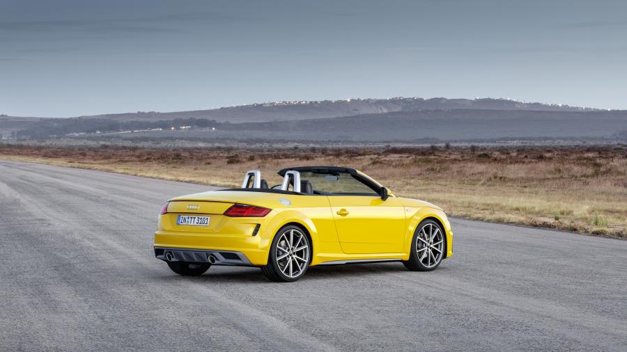  Audi TT Roadster S-Line (8S) 2018 года  (WW) (фото 9 из 33)